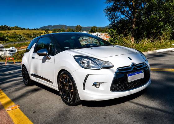 CITROËN DS3 1.6 THP GASOLINA MANUAL CITROËN DS3 1.6 THP GASOLINA MANUAL